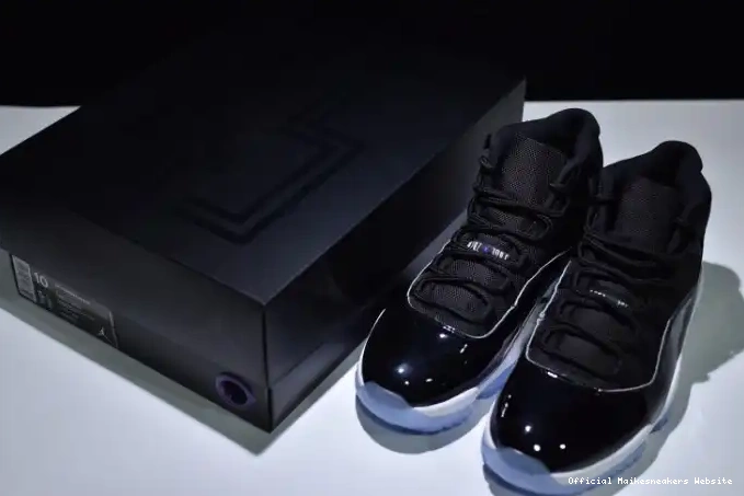 Official Maikesneakers 11 Release